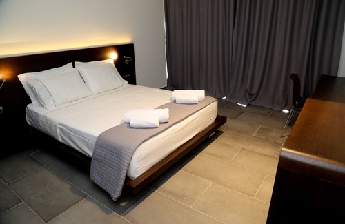 Agios Serafim Hotel | Megara Hotel
