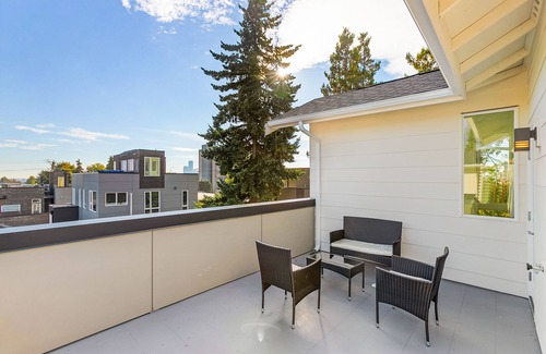 Capitol Hill Apartment | Meleys Crimson Keep Driftmarks Suite