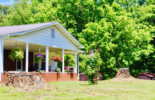 Byrdstown House | Mema and Pa’s Place