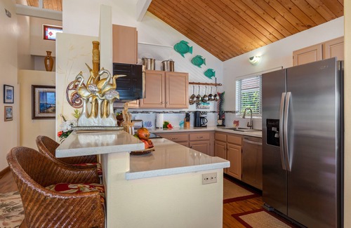 Kona Paradise House | MEMBERS ONLY DEALS-PANORAMIC Ocean Views!GREAT LOCATION-Voted TOP by TripAdvisor