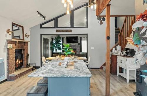 Long Pond House | Memorabile Getaway Fire-Pit and Entrainment Area