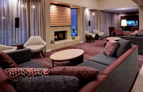 South Kansas City Hotel | Memorable Stay! Free Parking, Pool, Short Drive To Harry S. Truman Farm Home!