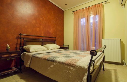 Lagopodo Villa | MEMORIES VILLA, IN A HILLSIDE OF LAGOPODO VILLAGE, IN ZAKYNTHOS ISLAND