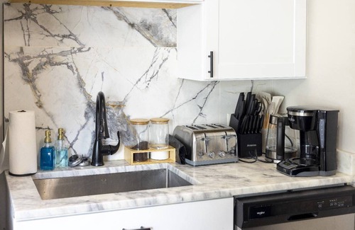 Medical District Apartment | Memphis 1BR Unit a Perfect Place To Stay