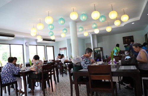 Bang Len Resort | Menam Resort