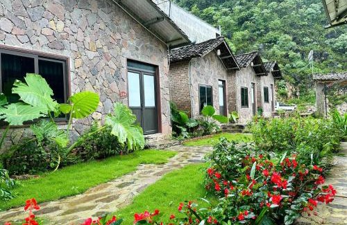Meo Vac House | Meovac stone palace