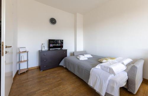 Barona Apartment | Meravigliosa Suite Vista su CityLife-Famagosta M2,WiFi