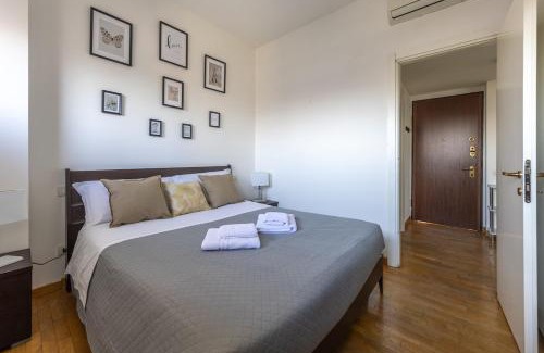 Barona Apartment | Meravigliosa Suite Vista su CityLife-Famagosta M2,WiFi