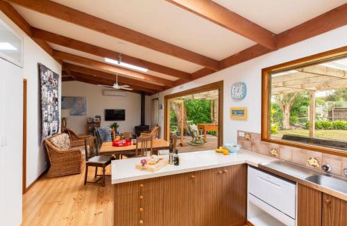 Merricks Beach House | Merricks Surf Cottage - Charming Beachfront Bliss