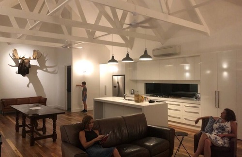 Penwortham Cabin | MERRY MOOSE - LUXURY LODGE ACCOMODATION