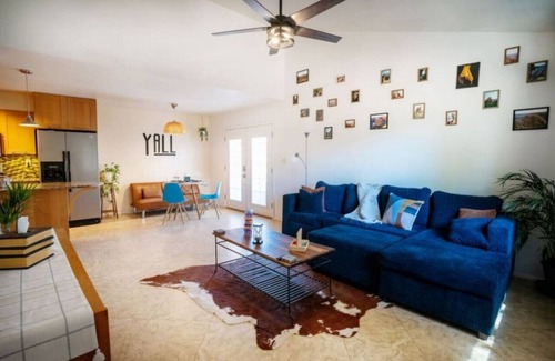 Mesa Condo | Mesa Getaway, 2 BR Condo, Central Location, Pool!