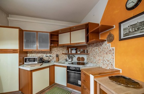 Carpenedo Apartment | Mestre by Luca Apartment with parking space!