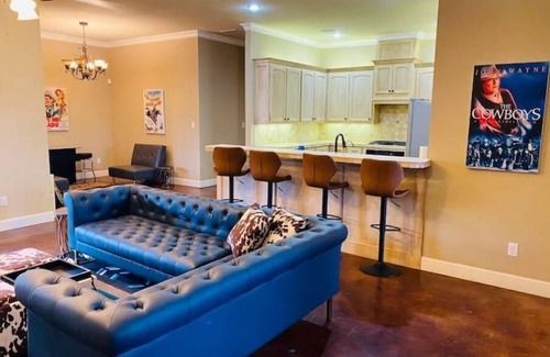 Lubbock House | MetaModern Oasis