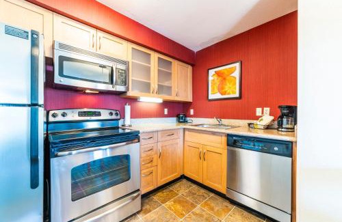 North Mountain Apartment | Metro PHX Upstairs 2bd sleeps 6 heated pool NO PETS ALLOWED