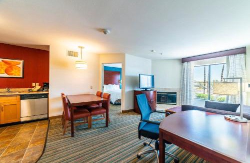 North Mountain Apartment | Metro PHX Upstairs 2bd sleeps 6 heated pool NO PETS ALLOWED