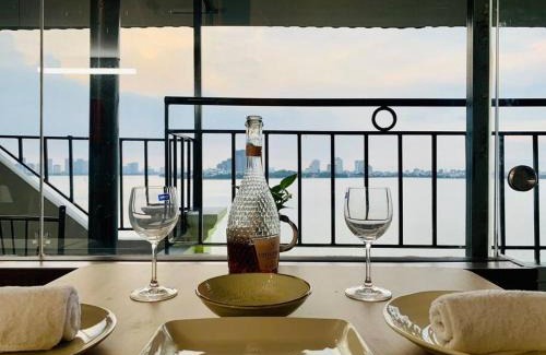 Thuy Khue Apartment | Mhouse 127 waterfront 2