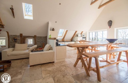 Saint-Sauves-d'Auvergne House | Miarava - Saint Sauves D'auvergne