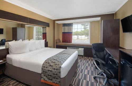 Dentsville Hotel | Microtel Inn & Suites by Wyndham Columbia Fort Jackson N
