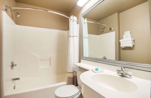Miami Hotel | Microtel Inn & Suites by Wyndham Miami