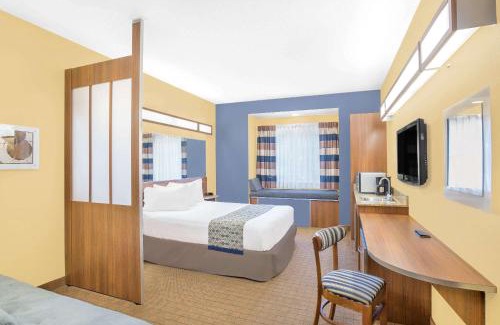 Chili Center Hotel | Microtel Inn & Suites Chili/Rochester