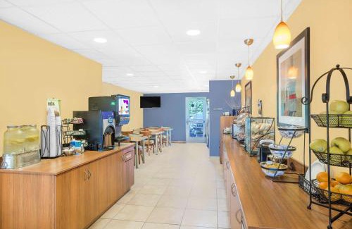 Chili Center Hotel | Microtel Inn & Suites Chili/Rochester