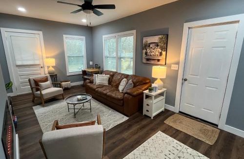 Monroe House | Mid Century 1/4 mile to Downtown Main Street - breweries, coffee, dining, shops