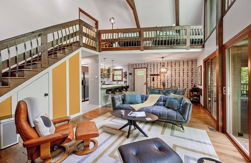 Northwest Raleigh House | Mid-Century Fairytale Cabin ✦ Best Coffee Station for Miles!