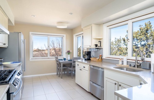Northeast Santa Fe House | Mid-century Modern 3 min for plaza