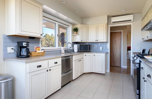 Northeast Santa Fe House | Mid-century Modern 3 min for plaza