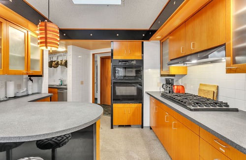 Racine House | Mid-Century Modern Dream Getaway