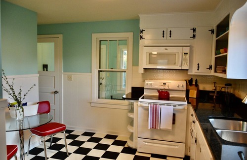 Otego House | Mid-Century Modern Gem - 7 min to Allstar Vill w/AC