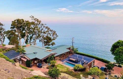 Eastern Malibu House | Mid-century modern Malibu home with ocean views and office to work from home