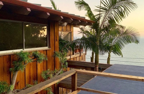 Eastern Malibu House | Mid-century modern Malibu home with ocean views and office to work from home