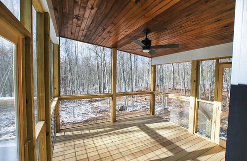 Narrowsburg House | Mid Century Modern Ranch in Catskills Near River