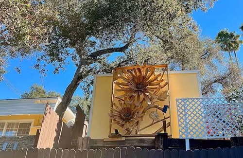 Topanga House | Mid Century Modern Bungalow just steps from Topanga State Park