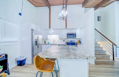 Beachwood-Bluffton House | Mid-Century Modern w/"Star Wars" Twist