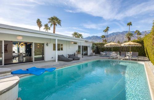 Sunmor Villa | Mid Century Mood House by ACME House Company