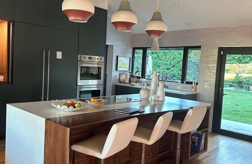 Roseville - Fleet Ridge House | Mid-Century Ranch- by the Beach