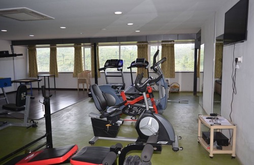 Valparai Hotel | Mid Elevation Hill Station Stay