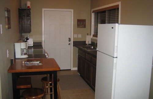 Groveoak Cabin | Mid-Lake Cozy Cottage w/lake and mountain views! Covered Boat Port w/Power.