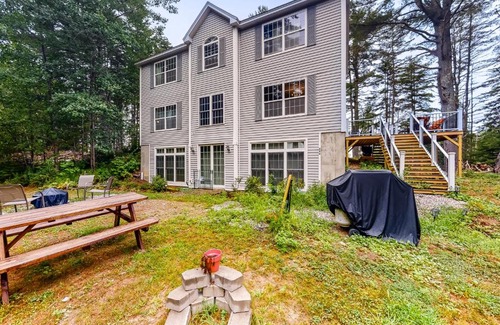 Waldoboro House | MidCoast Tranquility