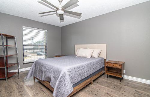 Midland Apartment | Midland Condo With Pool