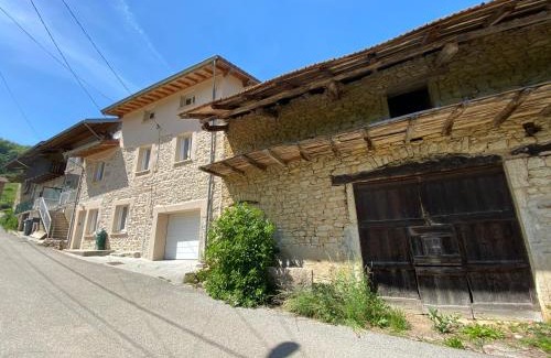 Saint-Rambert-en-Bugey House | MIDORI