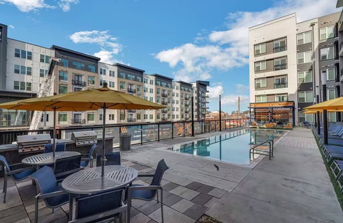 Atlantic Station Area Apartment | Midtown Modern Apartment 04-C1