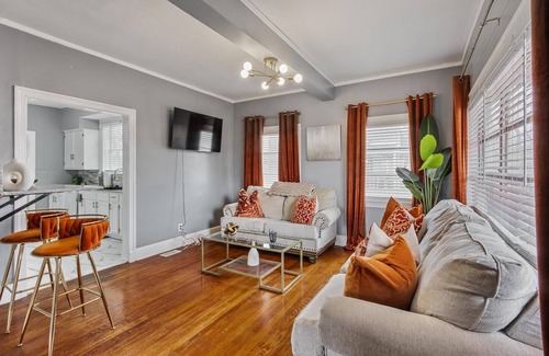 Vollintine-Evergreen House | Midtown Retreat - 4mi to Downtown/Large Private Deck