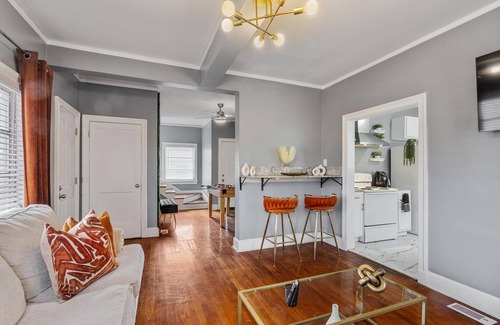 Vollintine-Evergreen House | Midtown Retreat - 4mi to Downtown/Large Private Deck