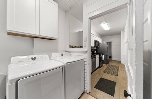Boulevard Park Apartment | Midtown Sacramento Historic Home