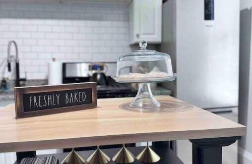 Midway Apartment | Midway Marvel