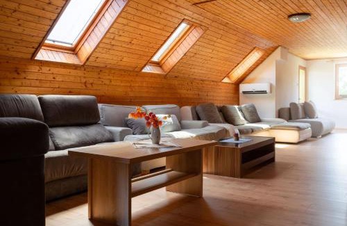 Oriszentpeter House | Mihály Kulcsos Vendeghaz