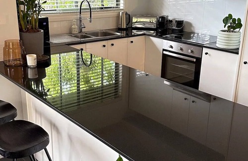 Kangaroo Valley Villa | Mike's Kangaroo Valley. A relaxing private cabin surrounded by beautiful nature.